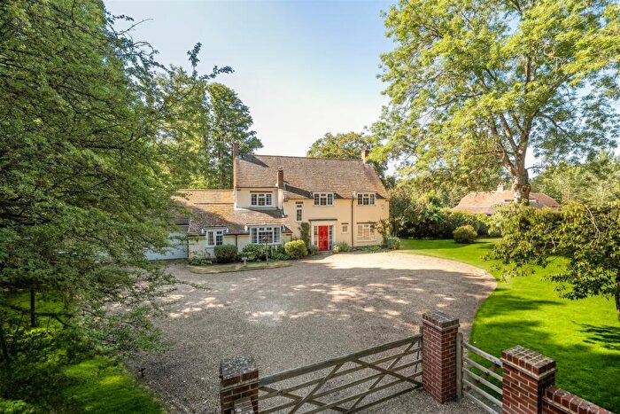 5 Bedroom Detached House For Sale In Fleet Hill, Finchampstead, Berkshire, RG40