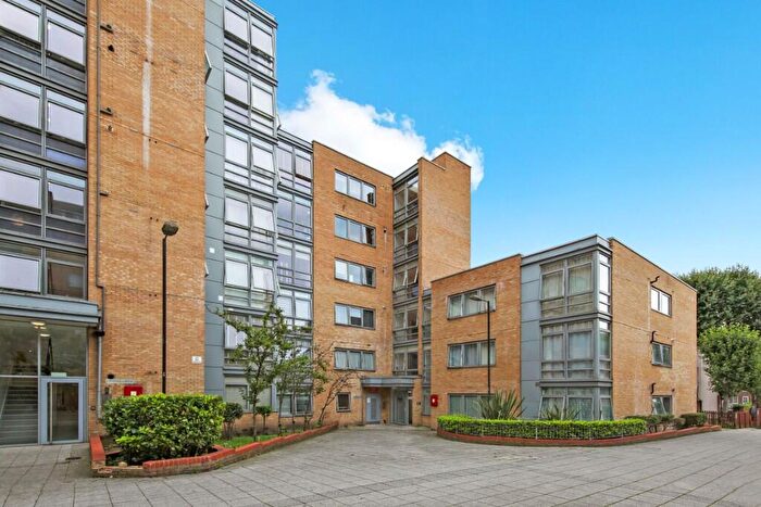 2 Bedroom Flat To Rent In Cassilis Road, London, E14