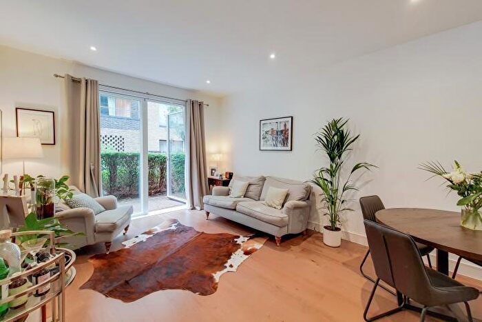 3 Bedroom Flat For Sale In Merlin Court, Tizzard Grove, London, SE3
