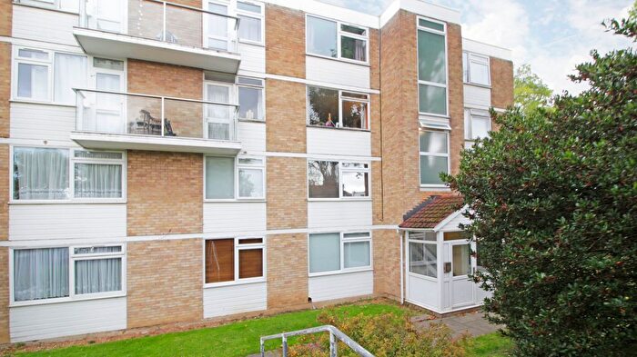 1 Bedroom Flat To Rent In West Park, Pickwick Court, London, SE9