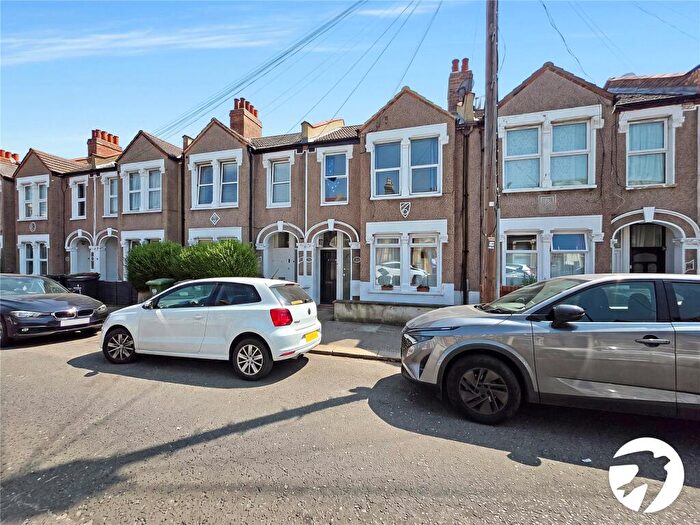 2 Bedroom Maisonette To Rent In Burford Road, London, SE6