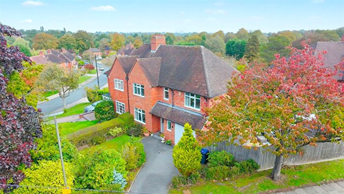4 Bedroom Semi-detached House For Sale In Somerdale Road, Bournville, Birmingham, B31
