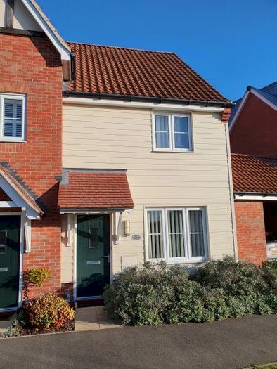 2 Bedroom Semi-Detached House To Rent In The Sandlings, IP12