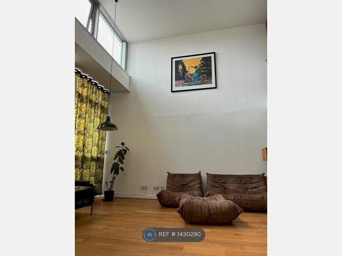 2 Bedroom Flat To Rent In King Edward's Road, London, E9