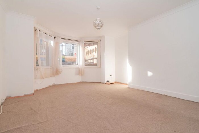 1 Bedroom Flat For Sale In Marlborough Road, Ramsgate, CT11