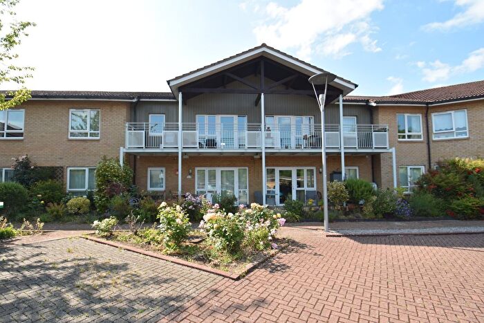 2 Bedroom Flat For Sale In Patrons Way East, Denham Garden Village, Buckinghamshire, UB9