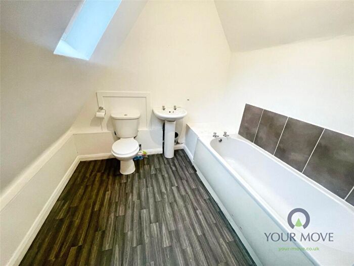 1 Bedroom Flat To Rent In Croft Street, Darwen, Lancashire, BB3
