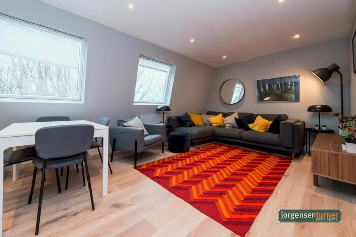 1 Bedroom Flat To Rent In Loftus Road, Shepherds Bush, London W12