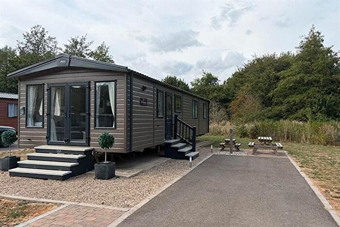 3 Bedroom Park Home For Sale In Lineside, Hubberts Bridge, Boston, PE20