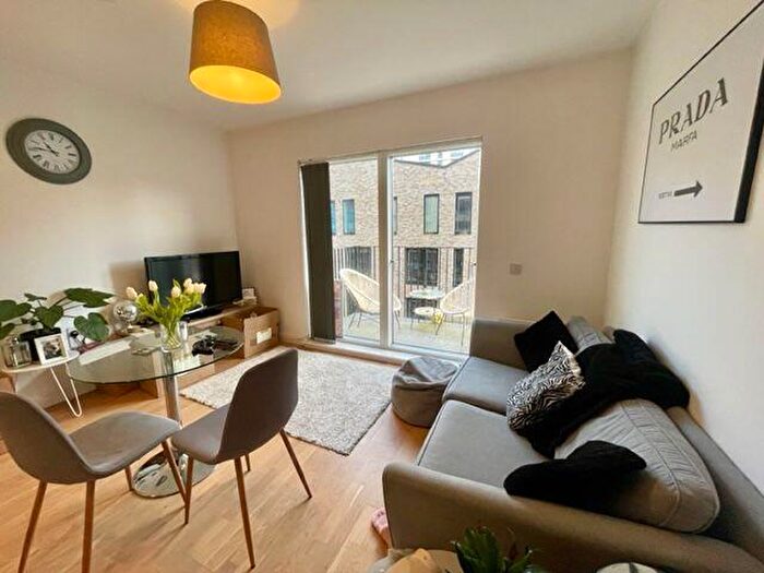 1 Bedroom Apartment To Rent In Lockgate Mews, Ancoats, M4