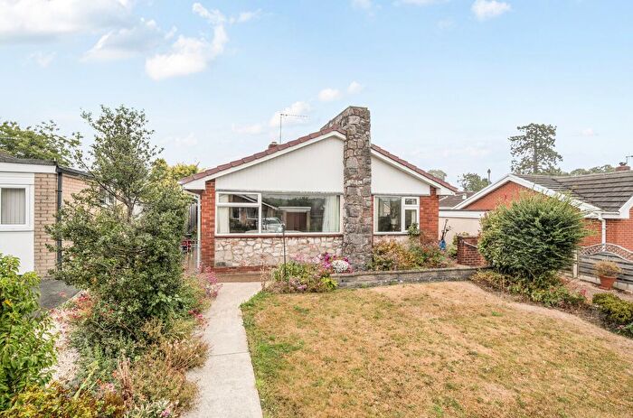 3 Bedroom Bungalow For Sale In Raylaw Avenue, Guilsfield, Welshpool, Powys, SY21