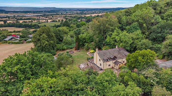 4 Bedroom Detached House For Sale In Popes Hill, Newnham, GL14