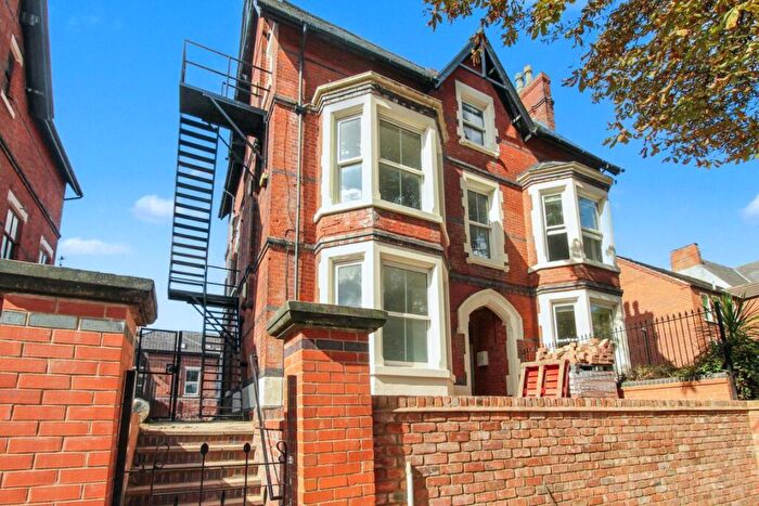 2 Bedroom Flat To Rent In Flat, Forest Road West, Nottingham, NG7