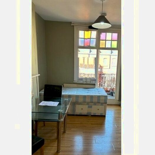 Studio To Rent In Castletown Road, West Kensington, London, W14