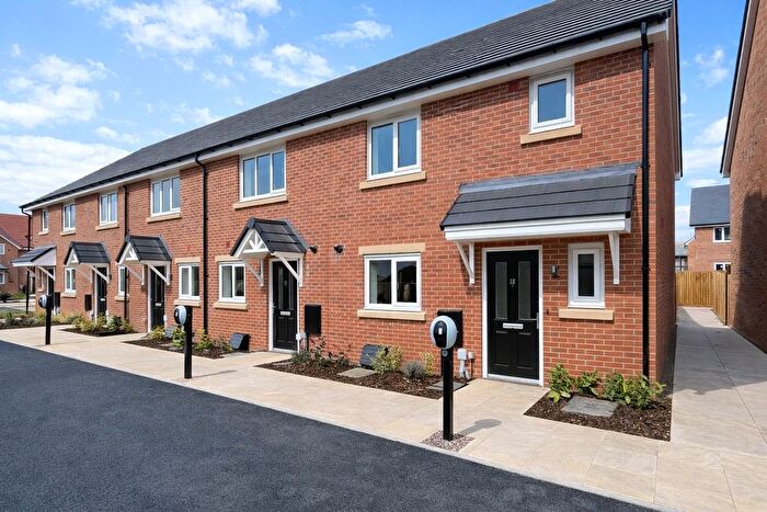 3 Bedroom End Terrace House For Sale In Vickers Way, Nuneaton, Warwickshire, CV11