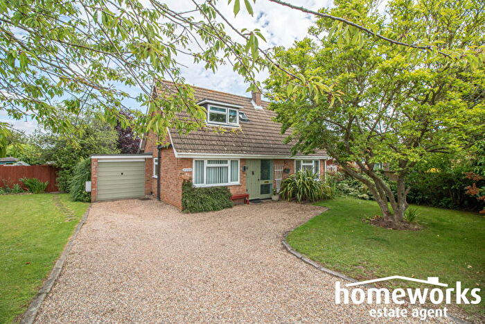 3 Bedroom Chalet For Sale In Stone Road, Dereham, NR19