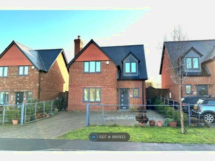 3 Bedroom Detached House To Rent In Lopcombe Place, Wash Water, Newbury, RG20