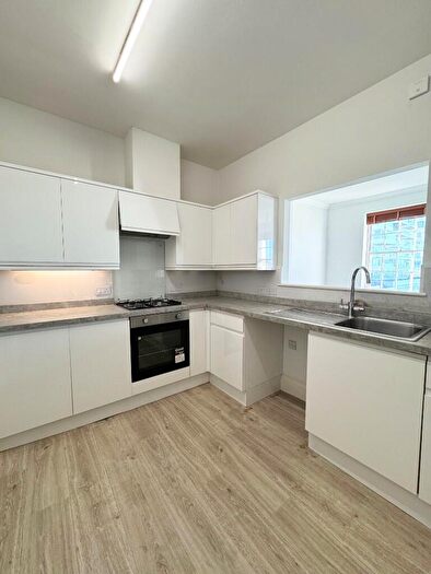 2 Bedroom Flat To Rent In Cavendish Place, BN1