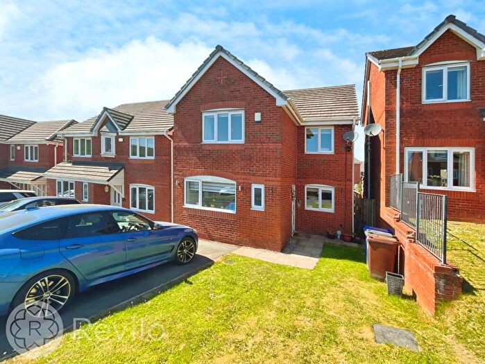 4 Bedroom Detached House To Rent In Cockerell Drive, Britannia, OL13