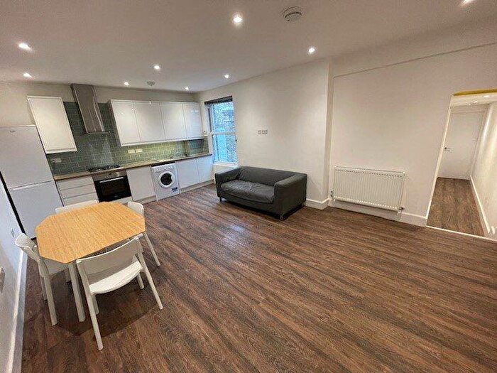 2 Bedroom Flat To Rent In Cranhurst Road, London, NW2