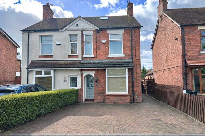 2 Bedroom Semi-Detached House For Sale In Park Road, Willaston, Cheshire, CW5
