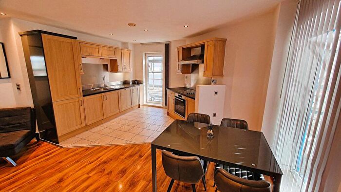 2 Bedroom Apartment To Rent In , Taylorson St South, M5