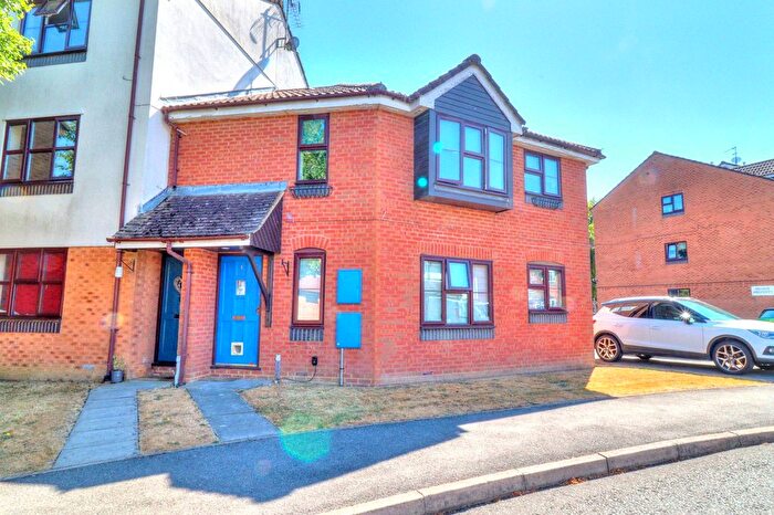 2 Bedroom Maisonette For Sale In Barkus Way, Stokenchurch, HP14
