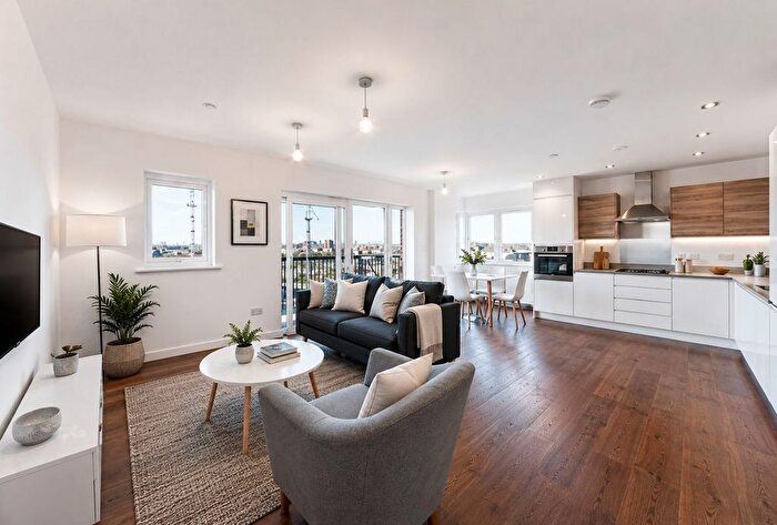 2 Bedroom Flat For Sale In Abbey Road, Barking, IG11