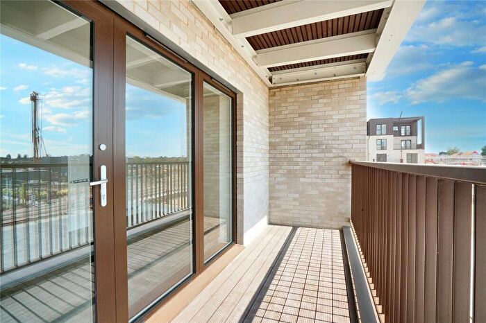 2 Bedroom Apartment To Rent In Genome Close, Cambridge, Cambridgeshire, CB3