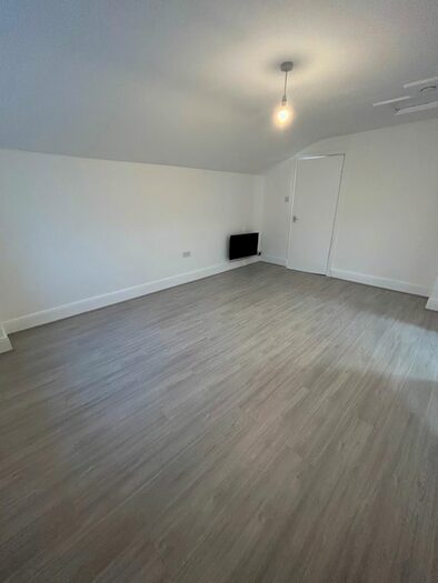 1 Bedroom Flat To Rent In Aigburth Vale, Liverpool, L17