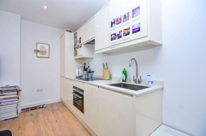 1 Bedroom Flat To Rent In Garlinge Road, Kilburn, London, NW2