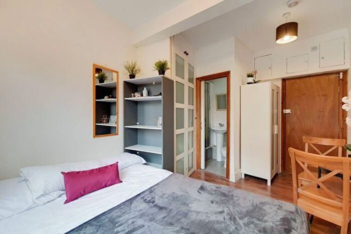 1 Bedroom Studio To Rent In Aldersgate Street, Barbican, EC1A