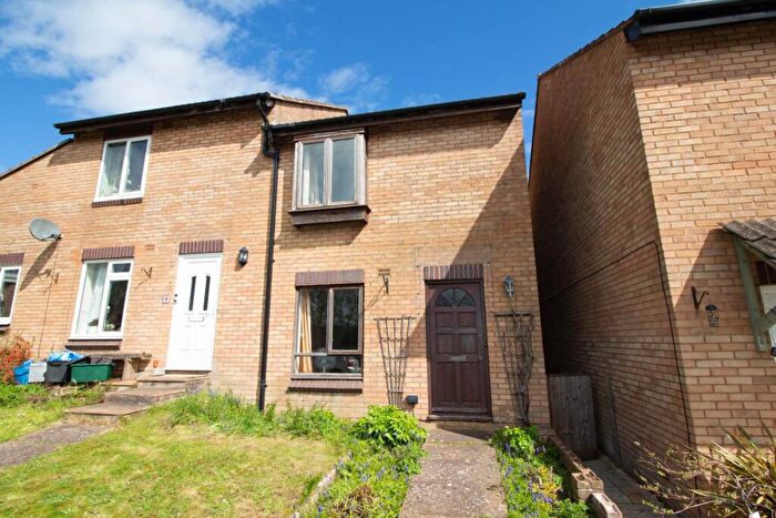 3 Bedroom End Of Terrace House For Sale In Aspen Close, Frome, BA11