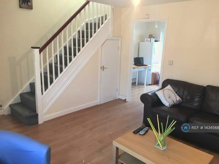 2 Bedroom End Of Terrace House To Rent In Firedrake Croft, Coventry, CV1