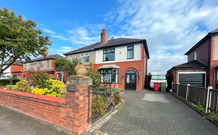 3 Bedroom Semi Detached House For Sale In Plodder Lane, Farnworth, Bolton, BL4