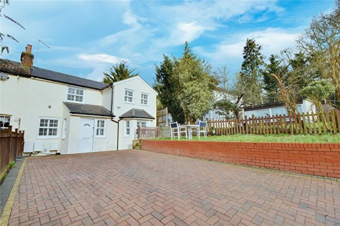 4 Bedroom Semi Detached House To Rent In Hempstead Road, Watford, Hertfordshire, WD17