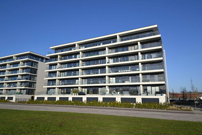 2 Bedroom Flat For Sale In Farriers House, Kingman Way, Newbury, RG14