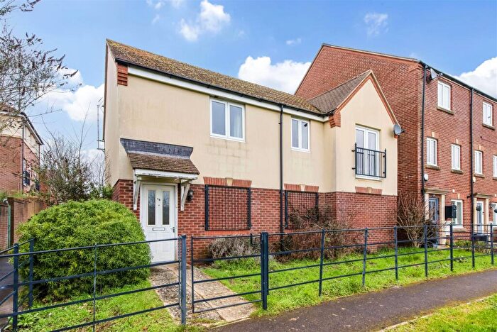 2 Bedroom Coach House For Sale In Hedgerow Walk, Long Barn Road, Andover, SP11