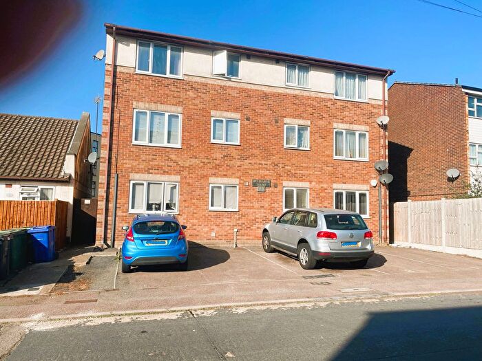 1 Bedroom Flat For Sale In Melbourne Road, Tilbury, Essex, RM18