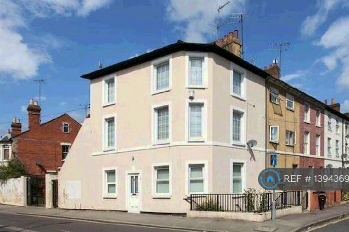 3 Bedroom Flat To Rent In Baker Street, Reading, RG1
