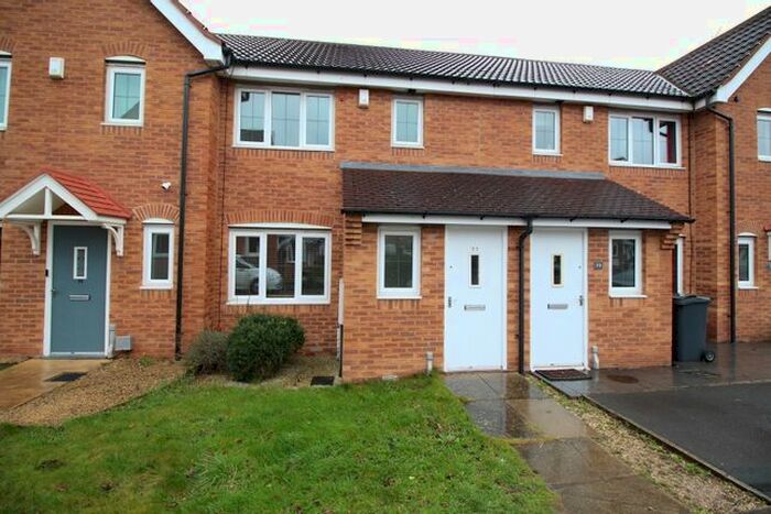 3 Bedroom Town House To Rent In Kingfisher Drive, Wombwell, Barnsley, S73