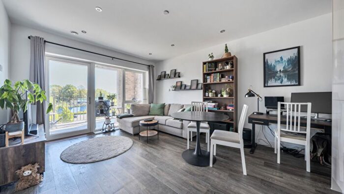 1 Bedroom Flat For Sale In Bragg Close, Cambridge, CB5