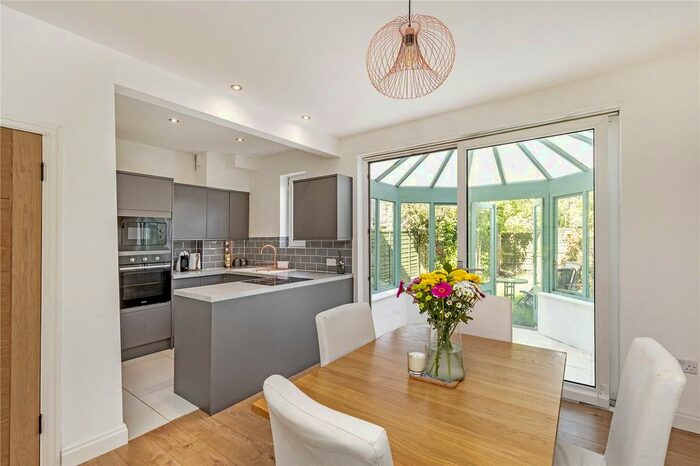 3 Bedroom End Of Terrace House To Rent In Canmore Gardens, Streatham, London, SW16