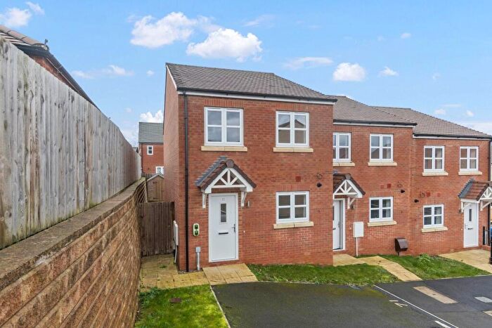 3 Bedroom End Of Terrace House For Sale In Greenhouse Close, Buckingham Fields, Northampton, NN4