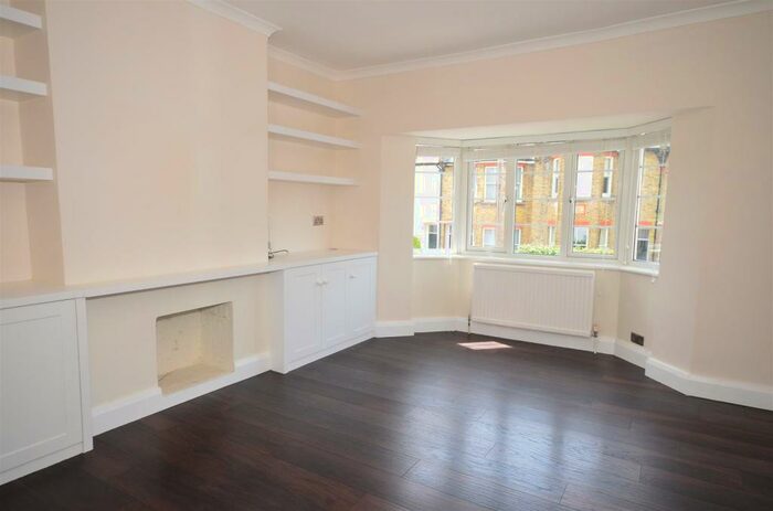 2 Bedroom Flat To Rent In Crown Road, London, N10