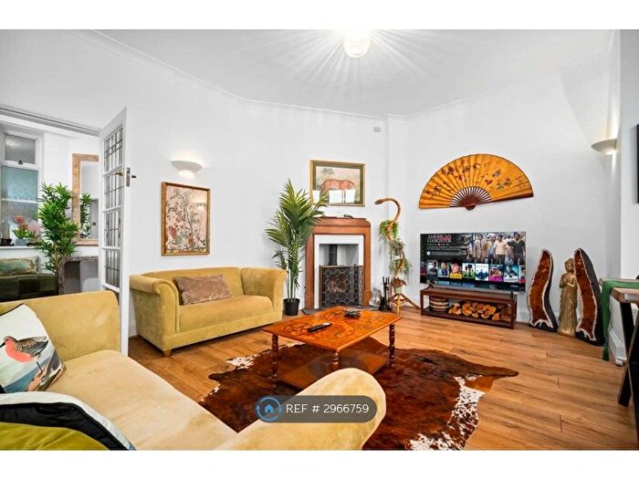 2 Bedroom Flat To Rent In Hagley Road, Birmingham, B16