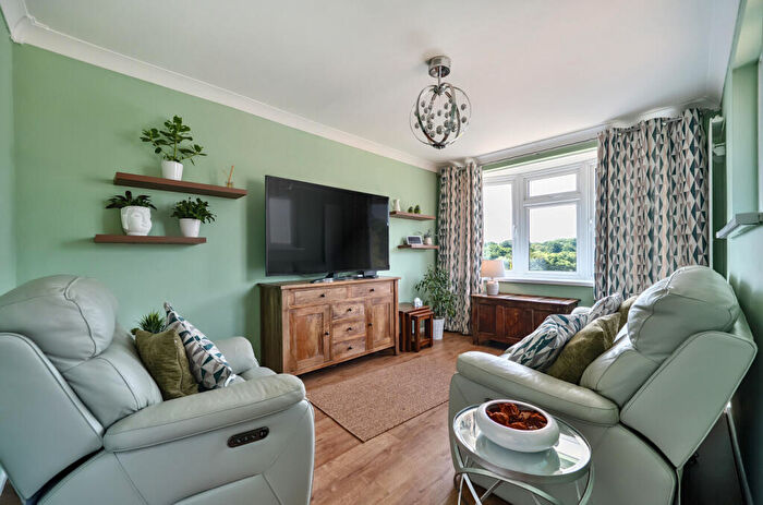 2 Bedroom Bungalow For Sale In Springford Crescent, Lordswood, Southampton, Hampshire, SO16