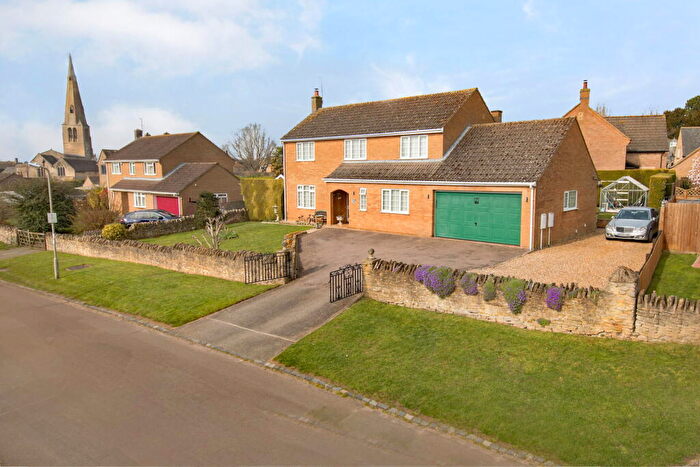 4 Bedroom Detached House For Sale In Willow Lane, Stanion, Northamptonshire, NN14