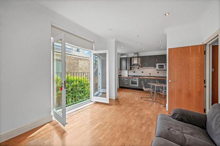 1 Bedroom Flat For Sale In Upper Street, Islington, N1