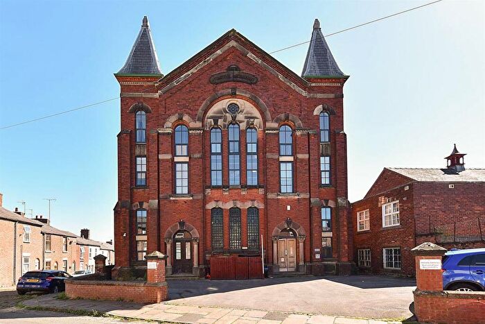 2 Bedroom Flat For Sale In South Park Road, Macclesfield, SK11